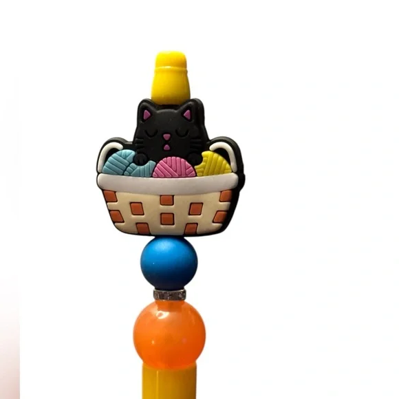 Custom Made Yellow Cat & Yarn Beaded Pen - Picture 2 of 2